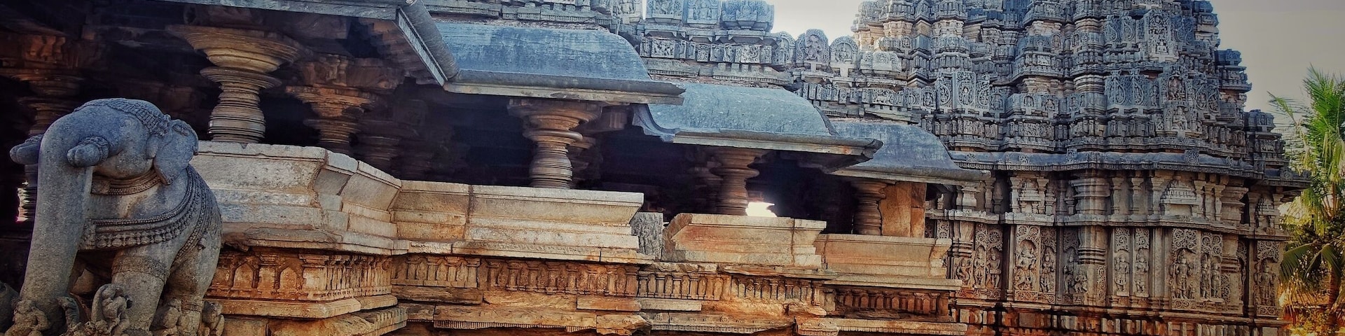 When in Chikmagalur, do not miss to visit Belavadi temple. Not-at-all popular but extremely beautiful.
#incredibleIndia