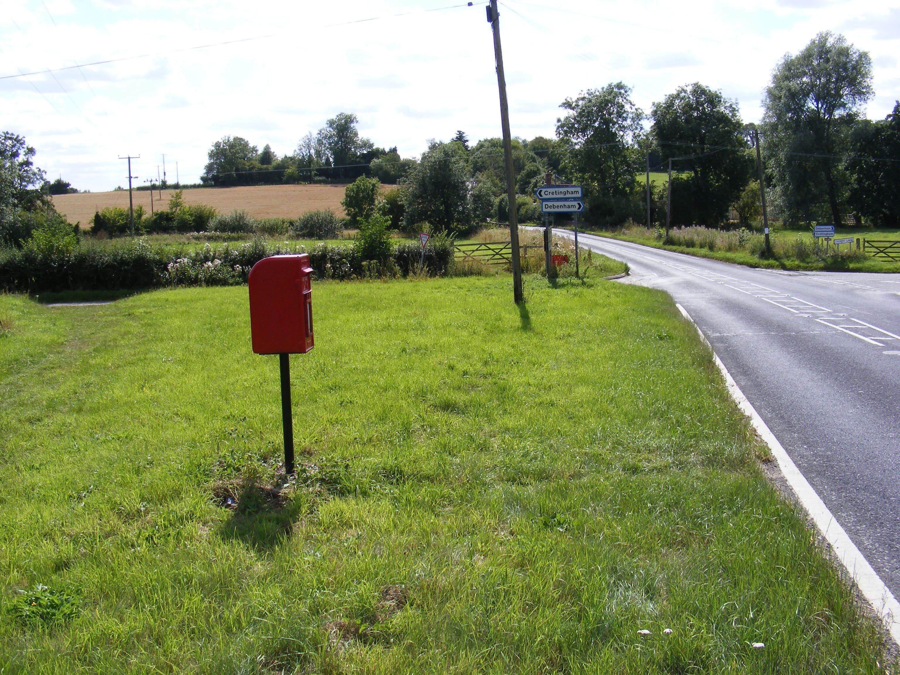 A1120 & Swan Inn Postbox, Ashfield Looking towards Pettaugh Postbox No.IP14 8023