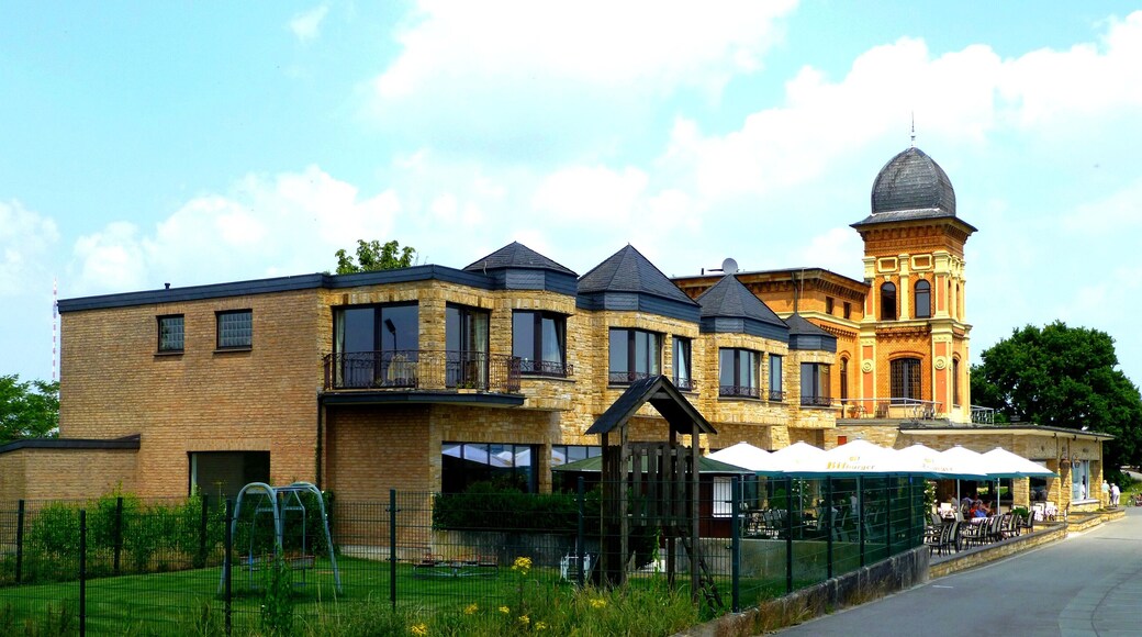 Bรผderich - Hotel-Restaurant "Wacht am Rhein"