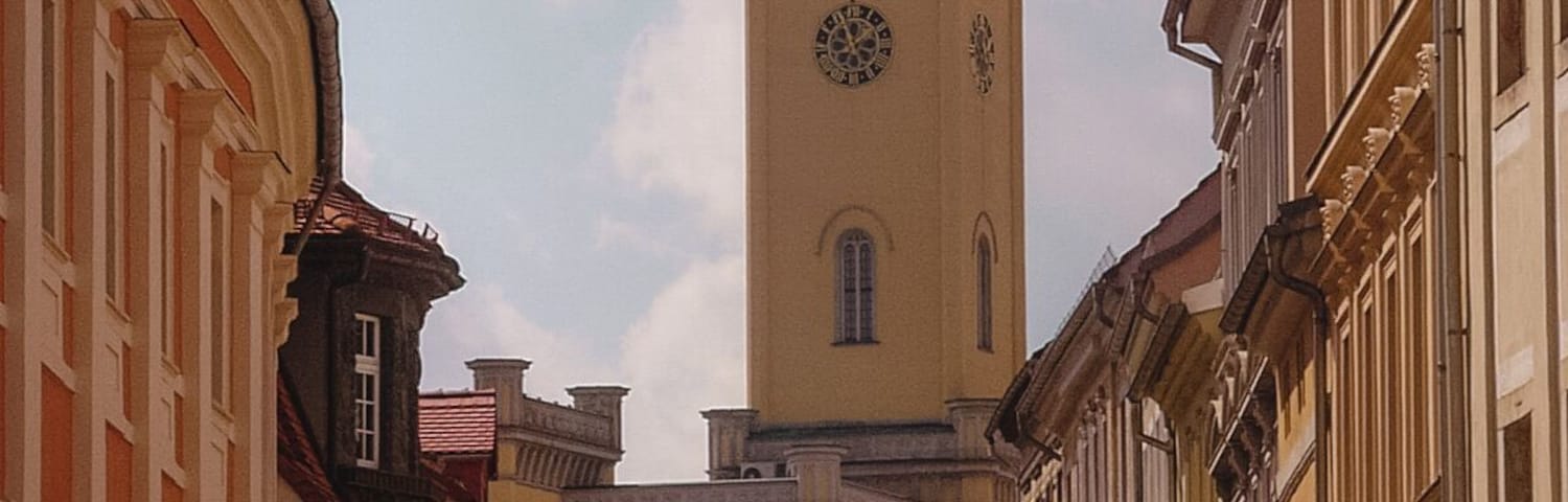 The town hall of Zittau was built between 1840 and 1845 in Neo-Renaissance style by Carl August Schramm according to the construction plans of Karl Friedrich Schinkel, and completely renovated from 1990 onwards.