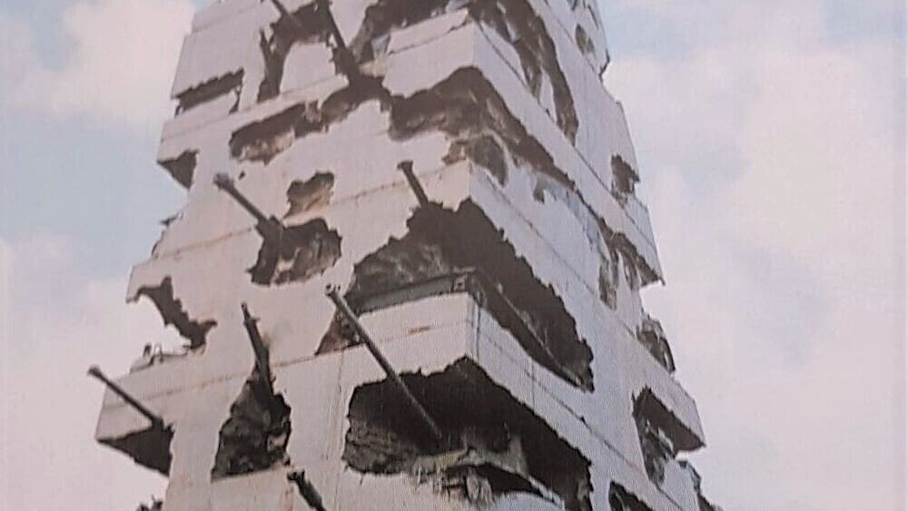 The world’s most unusual war memorial.
In Yarzeh, a village southeast of Beirut, I discovered this enormous conglomerated tower of real tanks, artillery pieces, mortars and armoured vehicles, sandwiched between thick layers of concrete. The 5,000-ton monument is 30 metres high and contains as many as 78 vehicles. It was designed by French-born American artist Armand Fernandez in 1995 and is entitled “The Hope for Peace.” #LocalSecrets #History