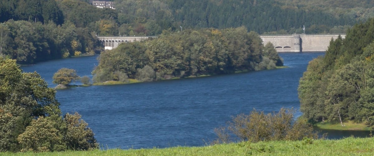 Blick auf die Ennepetalsperre in Breckerfeld