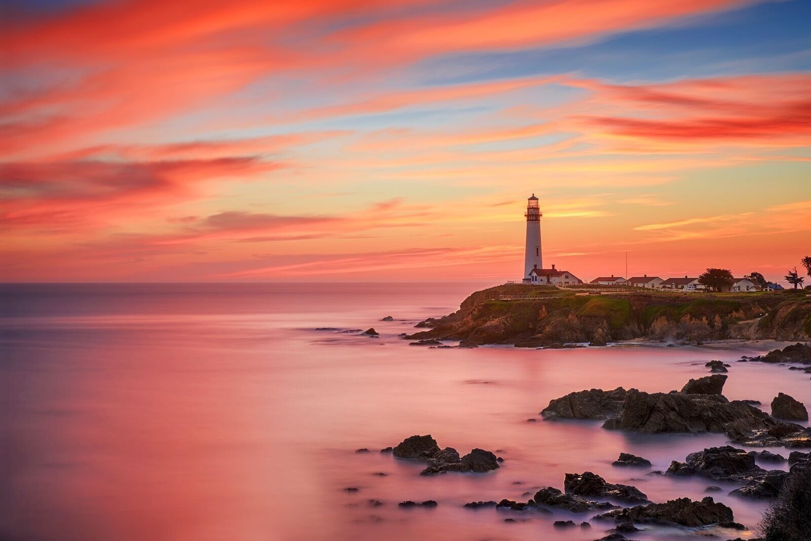 This is a beautiful place I always come back here a few times a year especially around this time to watch the burning sky during sunset 