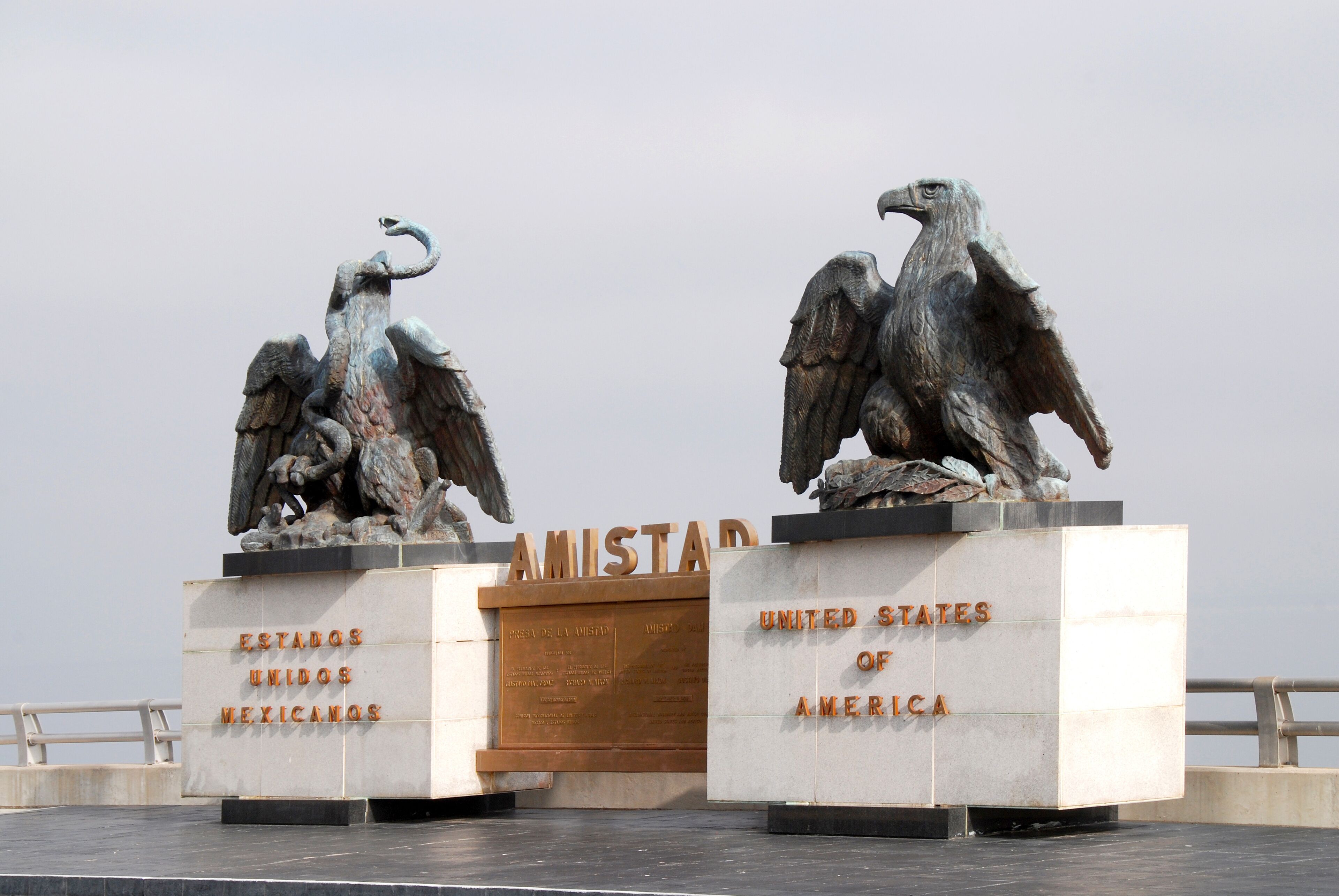 Border between Mexico and the USA on bridge over Rio Grande