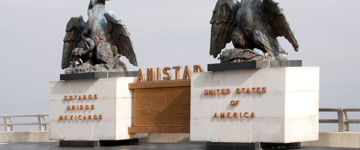 Border between Mexico and the USA on bridge over Rio Grande