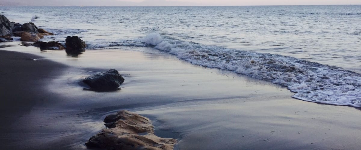 Santa Barbara , my new fav in California . I was awed by the beauty of this particular secluded beach along the shoreline park . If you get a chance go spend some time at this place , there were hardly a couple of people here and it was sunset time and I enjoyed walking along the shoreline barefeet as the water gushing into Ur feet , what an experience. #santabarbara #hiking #secludedbeaches #beaches #weekendgetaway #pebbles #biking #sand #iphone6 #sunset #colors #peacheout #waterlust #discovery #mustdolist