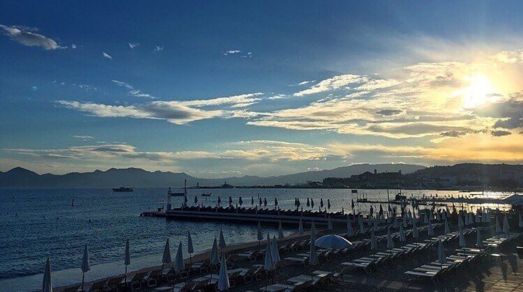 #beachbound #lifeatexpedia
#cannesisyours