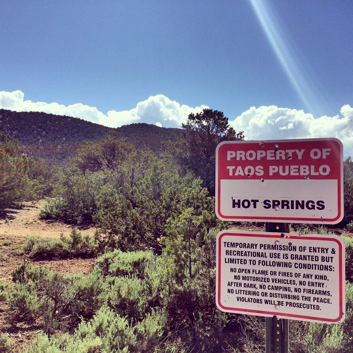 Hidden hot springs we had the privelage of visiting while in Taos. Ask the locals how to get there, perhaps they can give you directions! But be respectful of the healing waters and leave a turquoise rock if you do. #whiskeysister