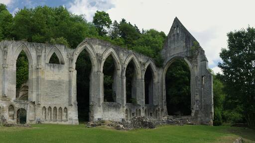 Beaumont le Roger, le prieuré de la Sainte Trinité