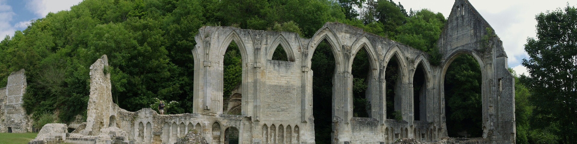 Beaumont le Roger, le prieuré de la Sainte Trinité