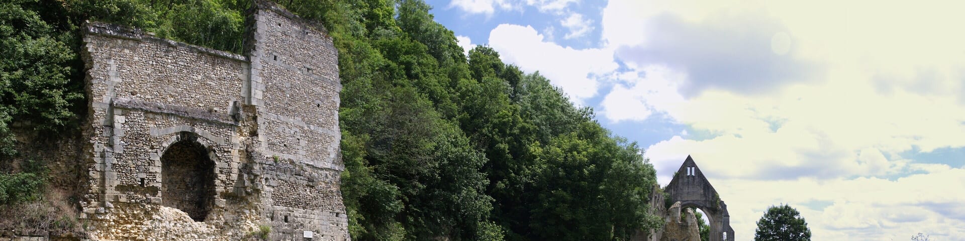 Beaumont le Roger, le prieuré de la Sainte Trinité