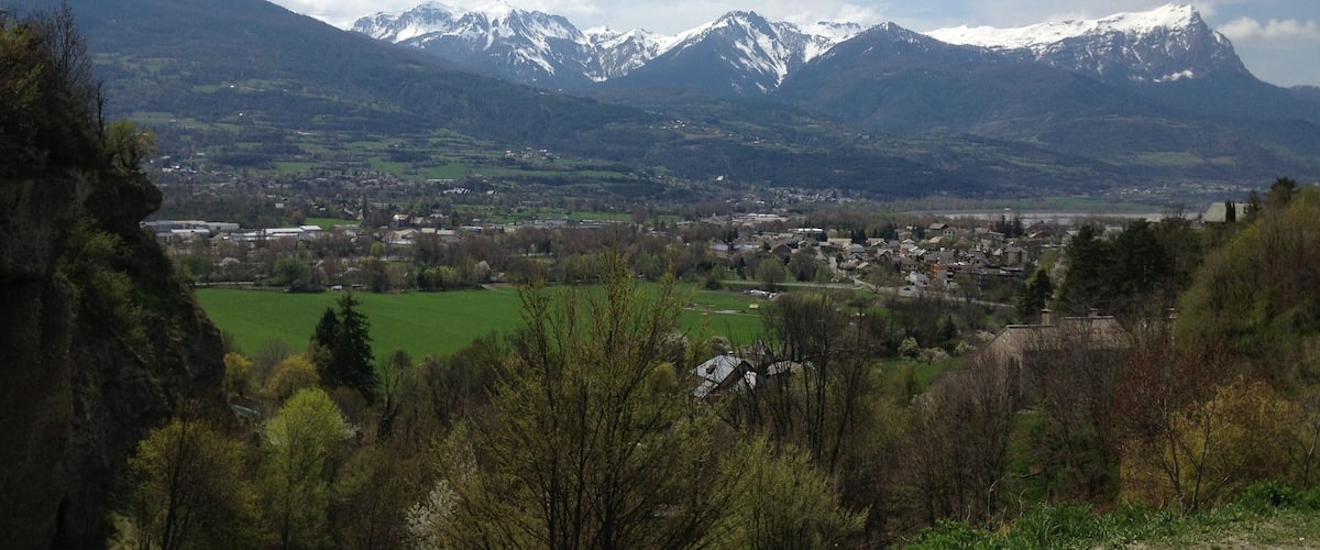 Vue des montagnes depuis Embrun.