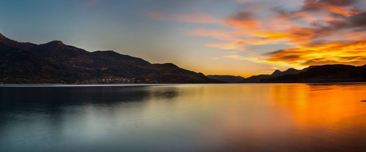 Lac de Serre-Ponçon France