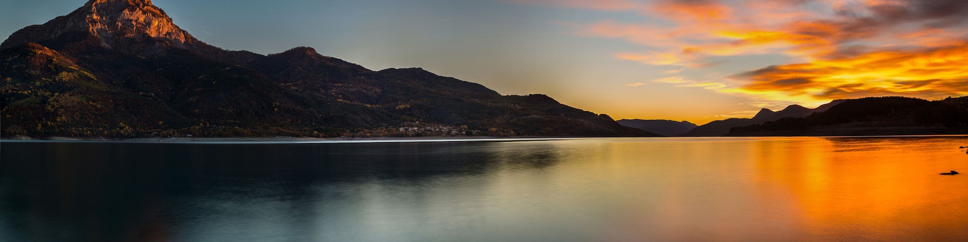 Lac de Serre-Ponçon France