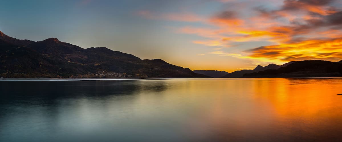 Lac de Serre-Ponçon France