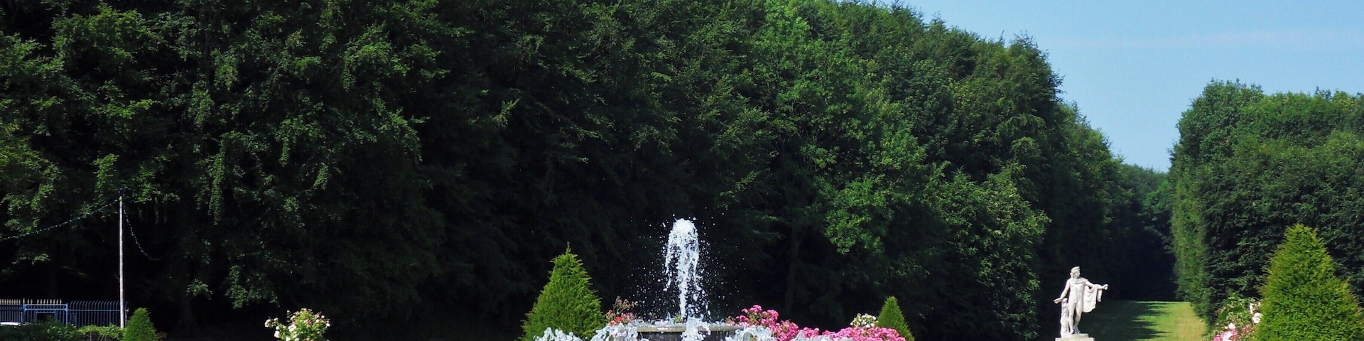La roseraie du Chateau d'Eu-Seine Maritime,France