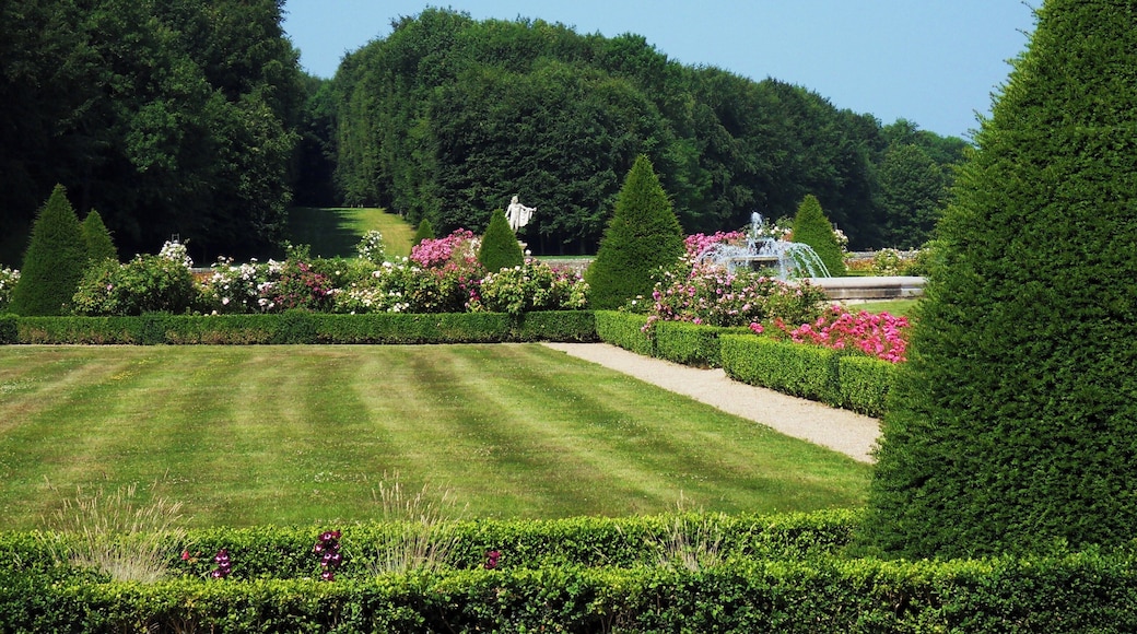 La roseraie du Chateau d'Eu-Seine Maritime,France