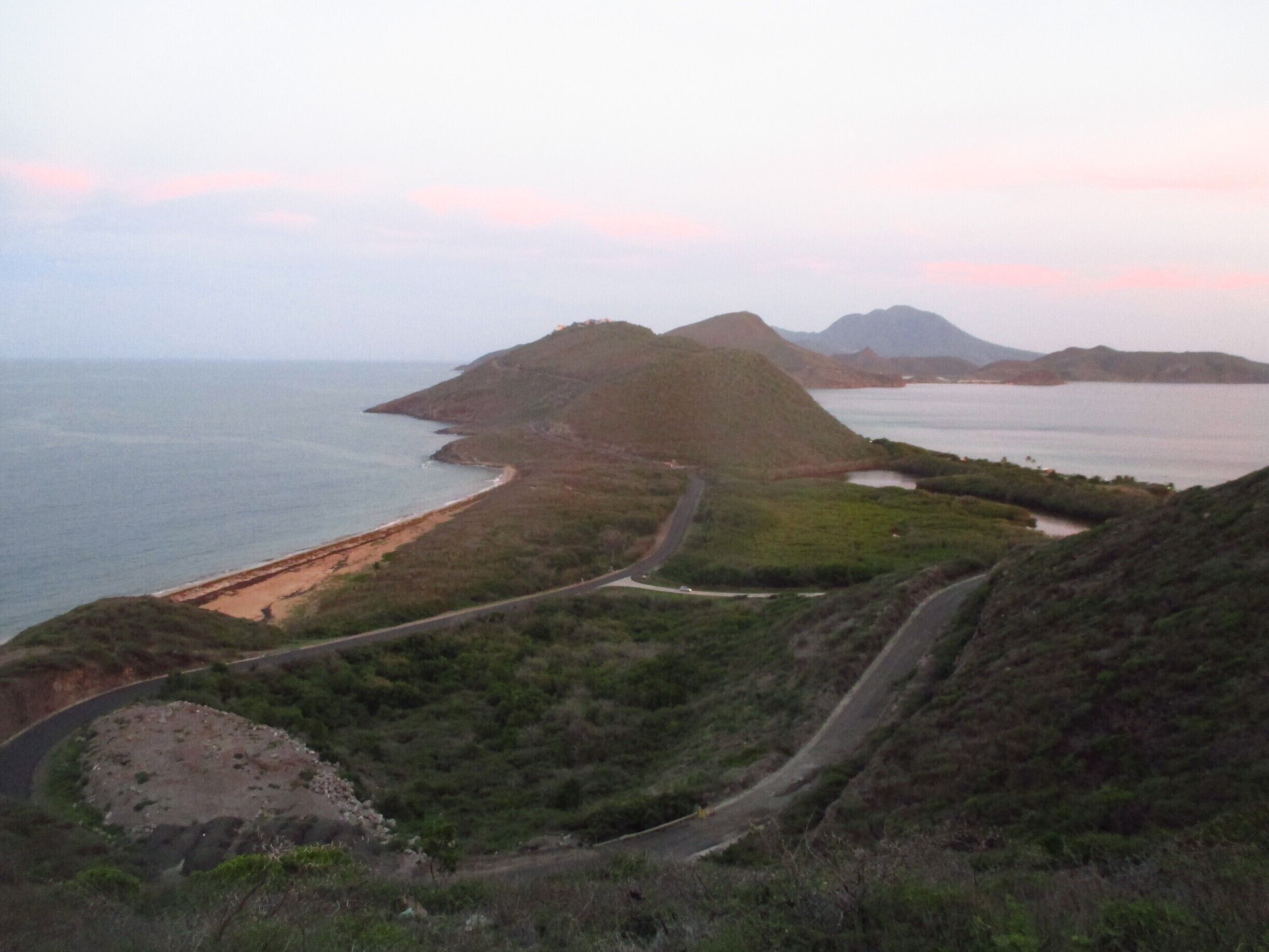 St Kitts becomes very tiny on this part of the island, the view of the only road that connects the north part to the south is very suggestive, especially at sunset!