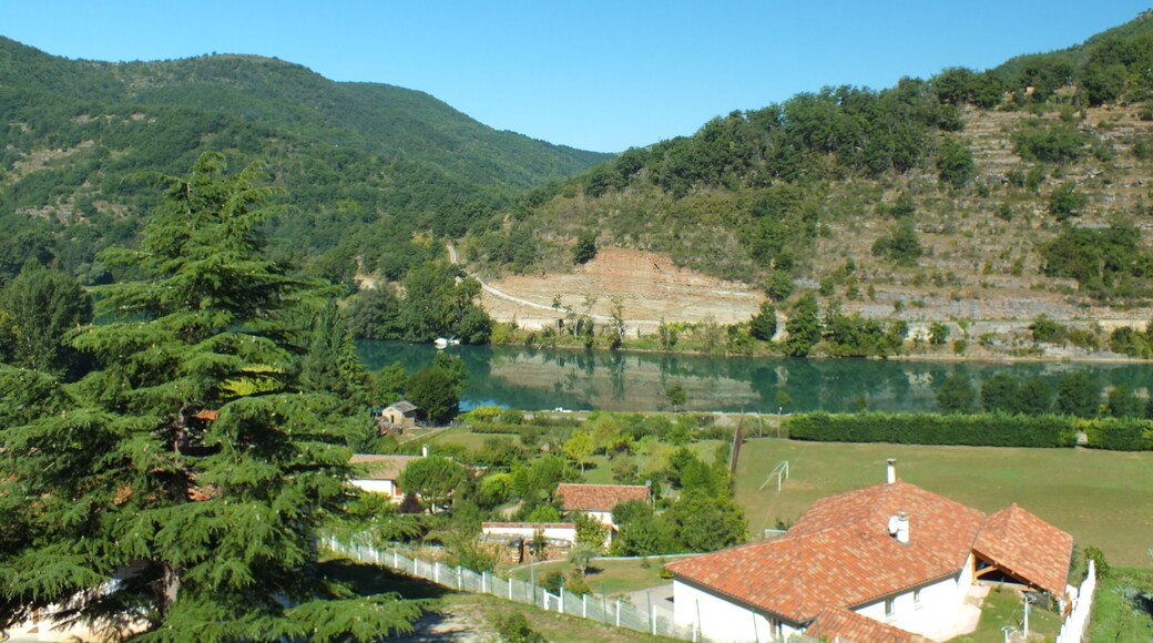 Saint-Rome-de-Tarn is a village and commune in southern Aveyron, in the Raspes de Tarn region.