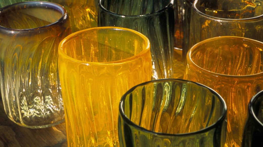 Biot featuring interior views