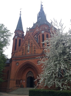 Kostel Navštívení Panny Marie (Church of the Visitation) is a neo-Gothic Church in the South Moravian town of Břeclav.
It was built in the late 19th century, and is probably the most impressive building in the town - around 25 minutes walk from the train station.
#architecture