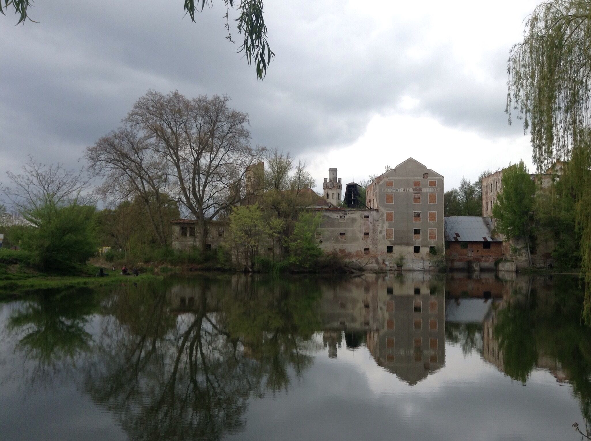 Vránův mlýn is an abandoned mill in the South Moravian town of Breclav.

#architecture