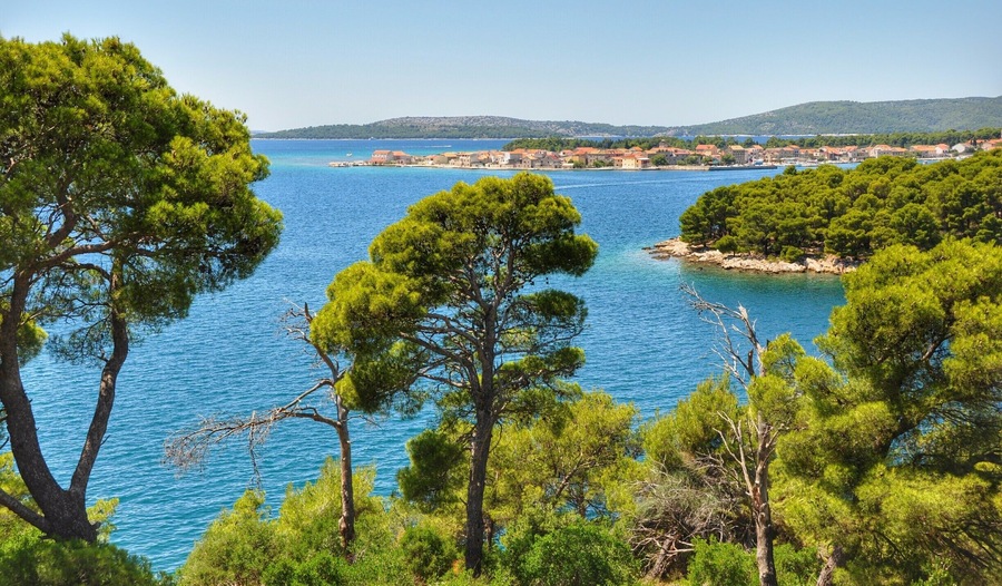 Kratek postanek na poti od Primoštena proti Šibeniku. Razlog? Lep razgled kot skoraj povsod na dalmatinski obali ... :)
#Žaborić #Croatia #dalmatia #jadran #sea #balkan #roadtrip
