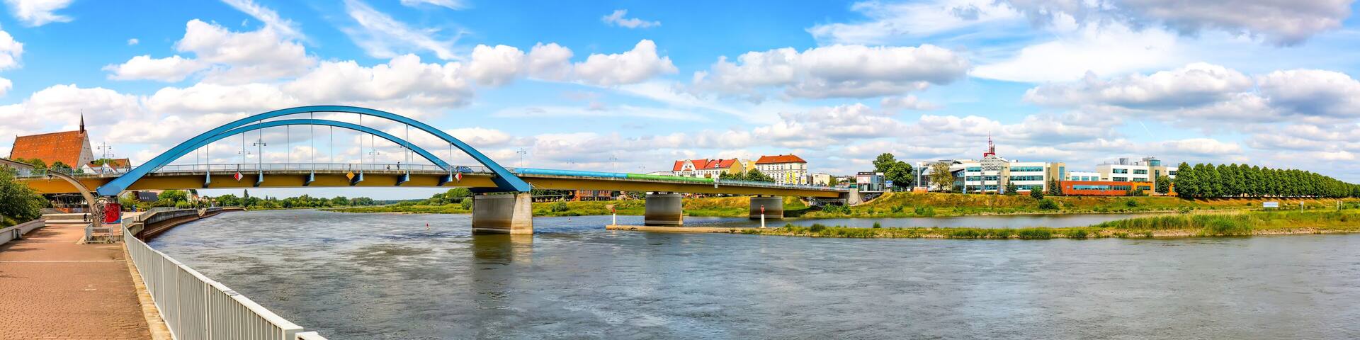 Frankfurt an der Oder mit Stadtbrücke und Slubice, Polen