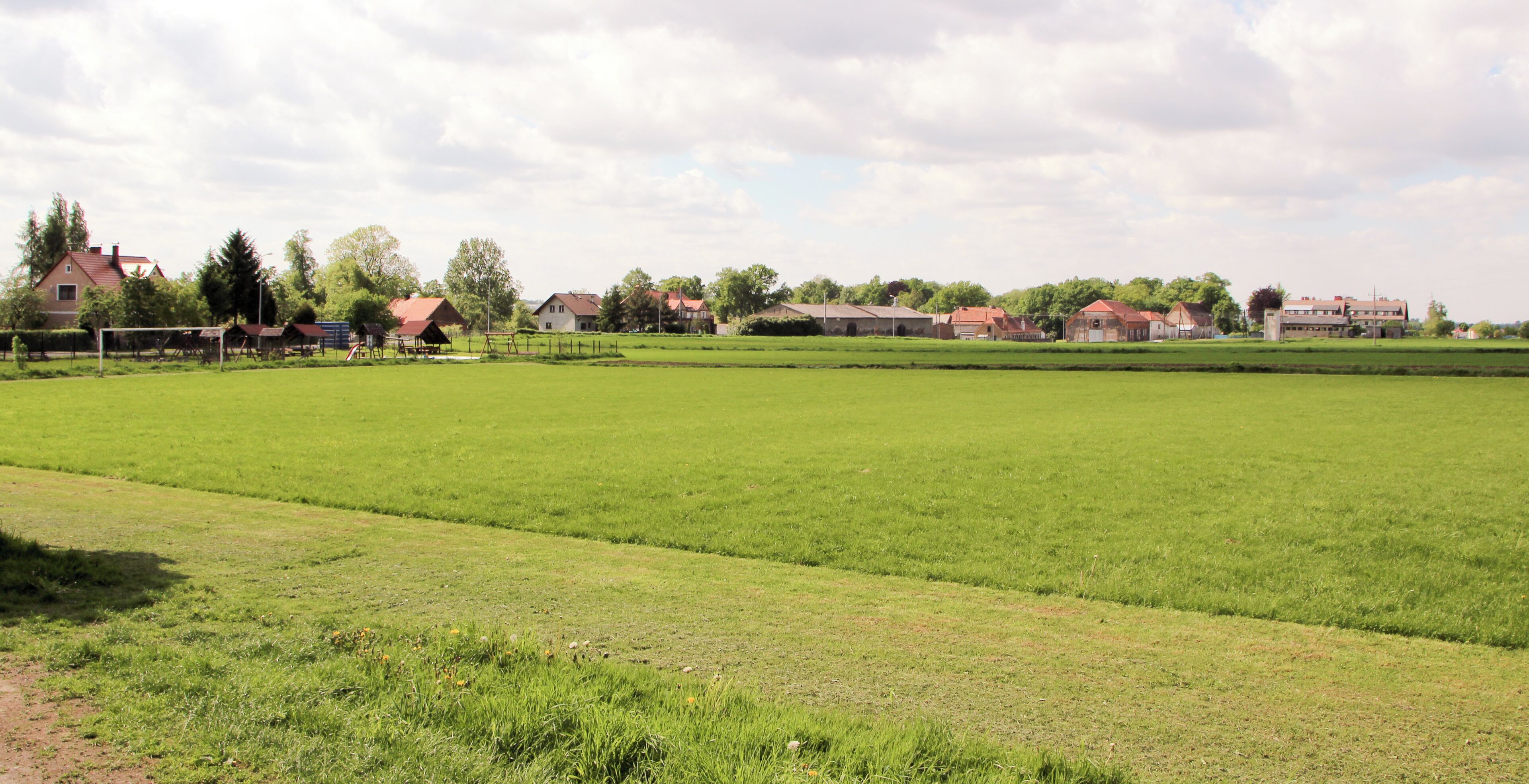 Jerzmanki – wieś w Polsce, w województwie dolnośląskim, w powiecie zgorzeleckim, w gminie Zgorzelec.