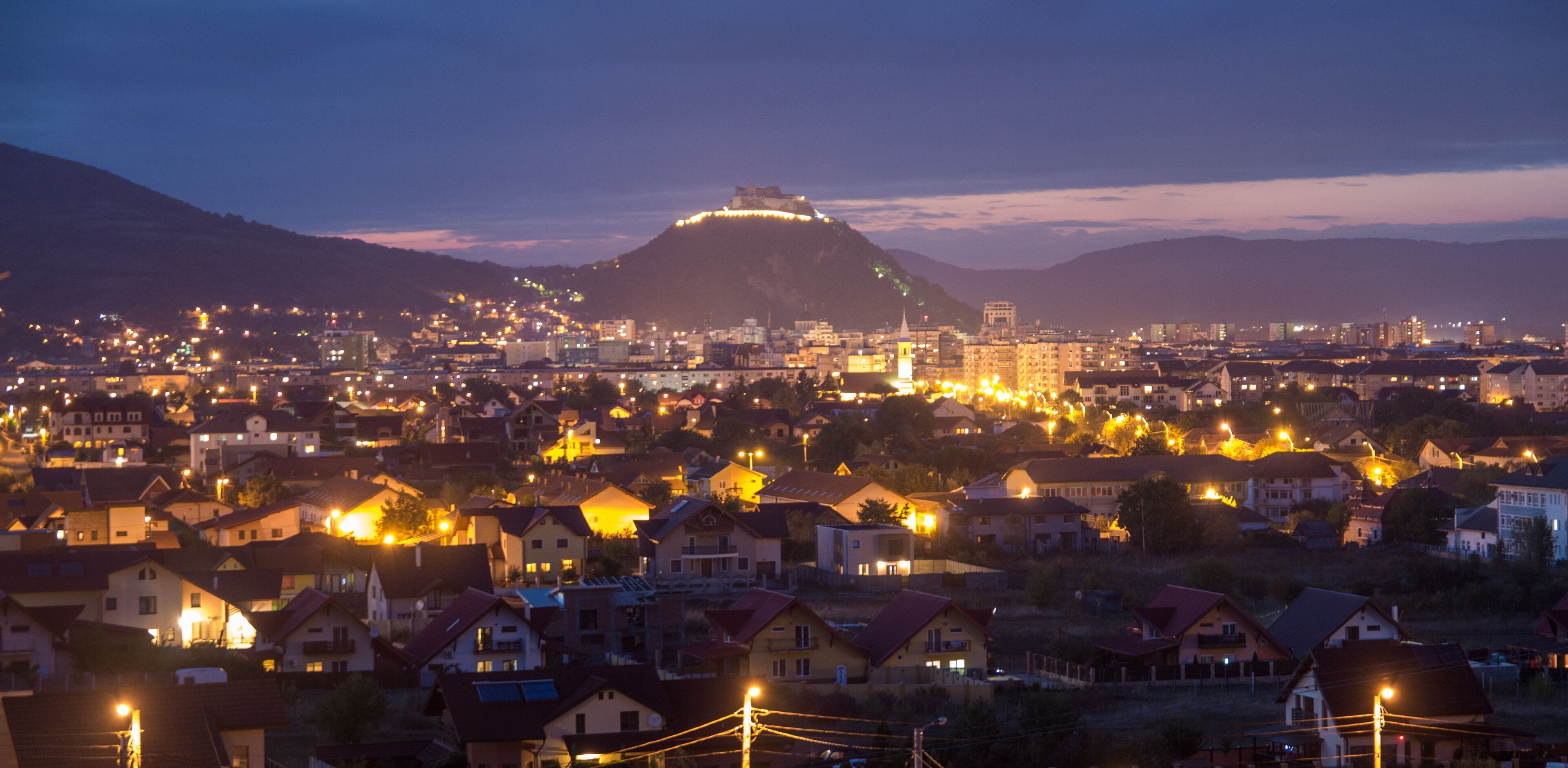 Deva Citadel at night