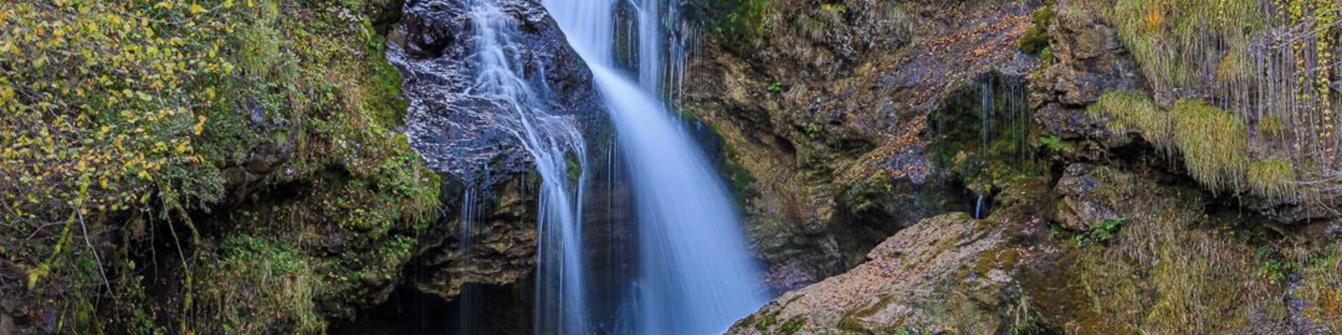 A view of the Waterfall Šum (Slap Šum).
This is the water fall at the end of the Vintgar Gorge.