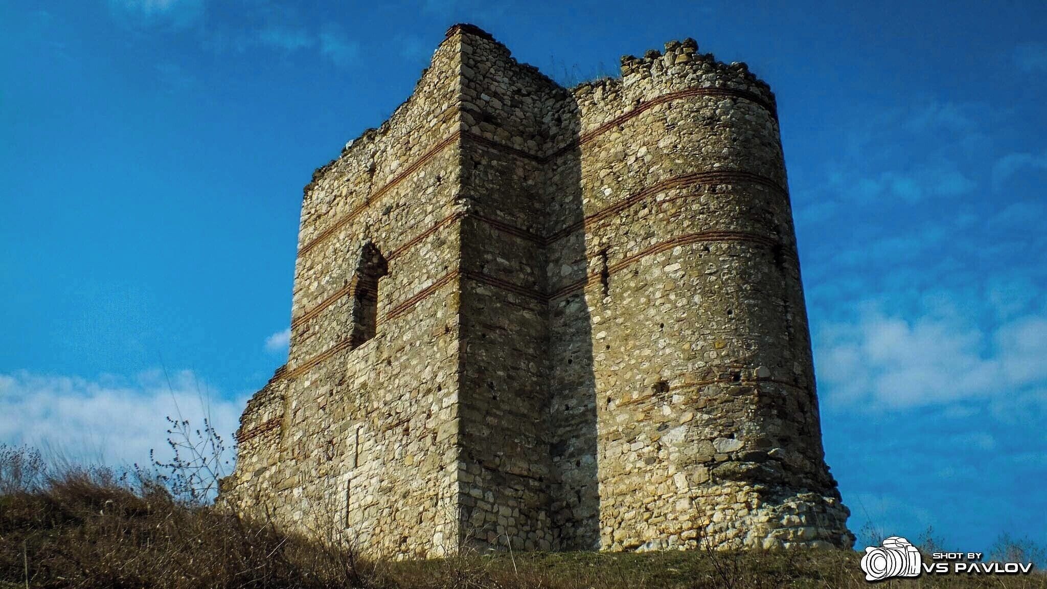 The fortress Bukelon is located near the village of Matochina, the municipality of Svilengrad. The fortress is situated on a high hill, in the north end of the village and is encircling the whole ridge with its length of 150 meters and width of 60 meters. With its 18 meters height, the fortress Bukelon is an impressive and majestic view among the surrounding landscape. The citadel itself has the form of a cross, and the shorter part of the cross is oriented towards east, and the longer - towards west. 

In the year of 387 there was a great battle which took place here between the armies of the Emperor Valens and the Goths that ended with the complete rout of the Roman army and the death of the emperor.

Here in 1205, the army of tsar Kaloyan defeated the army of the knight - crusaders, and captured their leader - Emperor Baldwin of Flanders. The legend says that the emperor had spent his first night as a prisoner into this fortress. That is the reason why it is also known as the Baldwin Tower among the people living in this area.