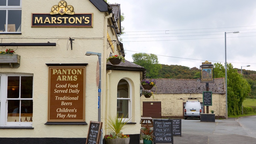 Pentraeth showing signage and dining out
