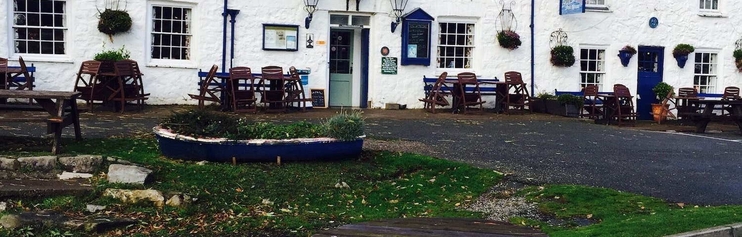 #pub by the #beach great even if the weather isn't that great. Tide is out #walk for miles #anglesey