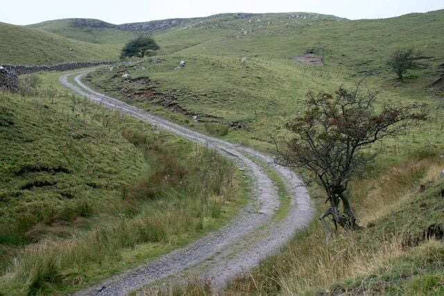 Peatmoor Lane Climbing up Ponderledge Scar.