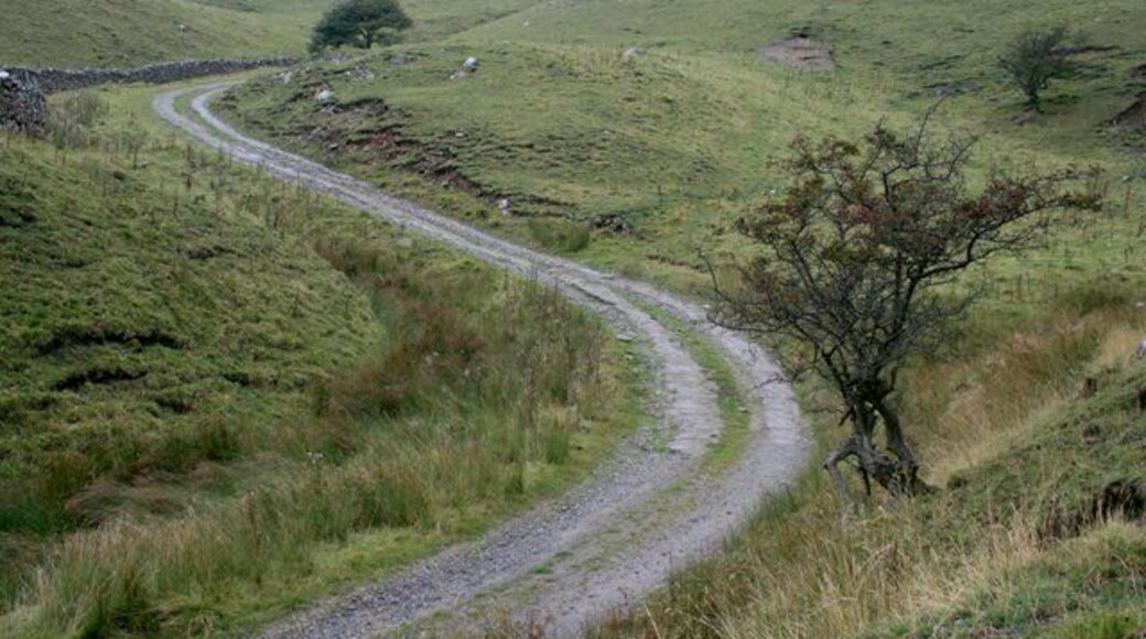 Peatmoor Lane Climbing up Ponderledge Scar.