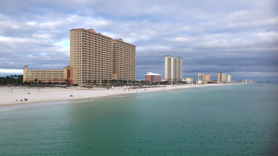 Blue clear waters , white sand , tall hotel towers is the speciality of Panama City . Best visited in spring . Good to chill out relax and has a good street with restaurants and shops . Has a broad walk too . #panama #beachlove #swim #clearwaters #bluegreenwaters #sunsetbest