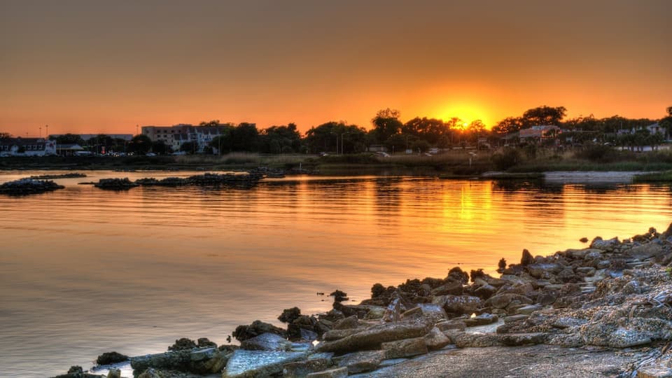 Beautiful sunset overlooking Pensacola Bay in northwest Florida. Great spot to fish or just relax. In between the beach and downtown area, just a few minutes drive from each. #colorful #pensacola #sunset #veryorange