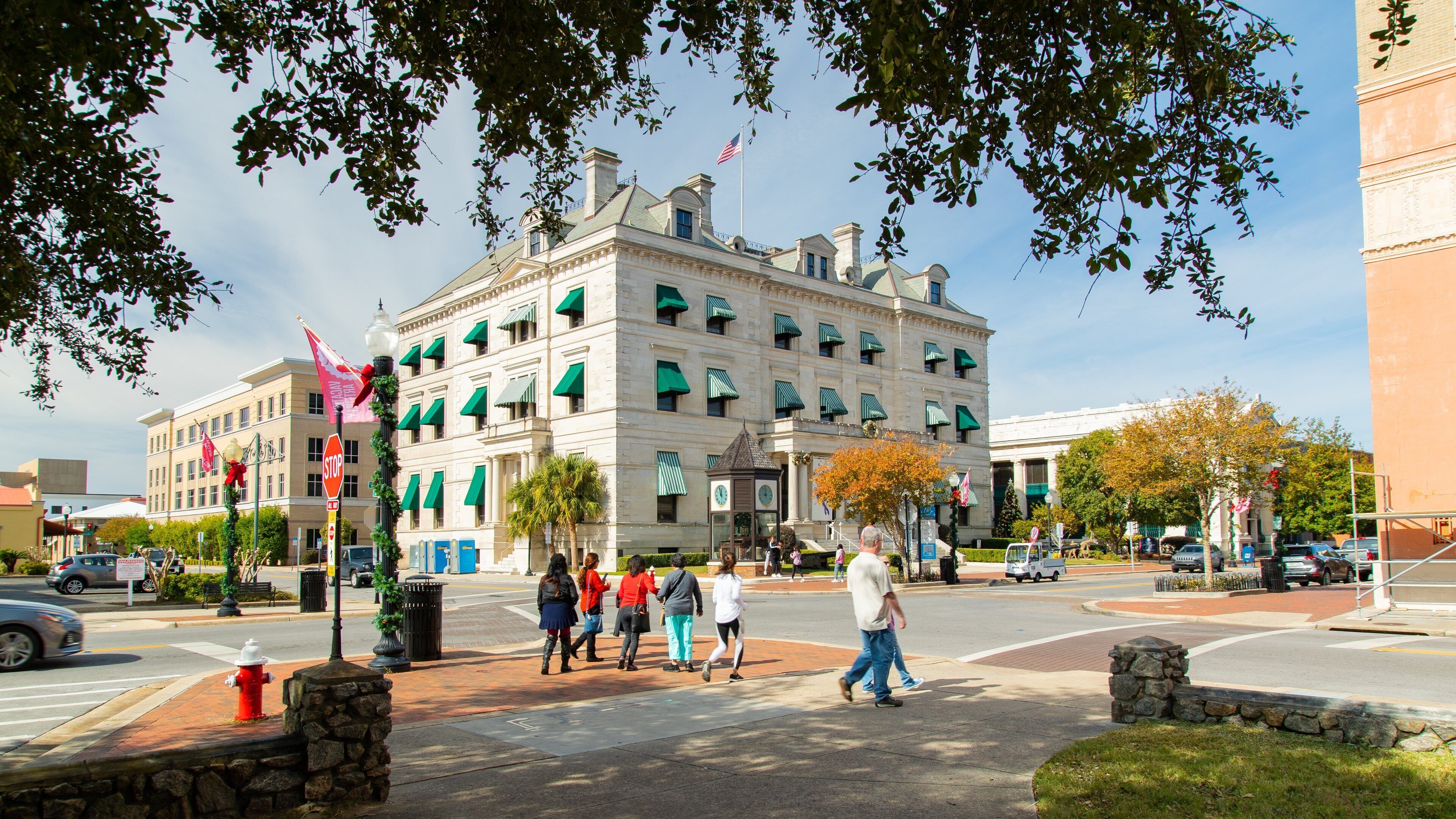 Pensacola featuring street scenes