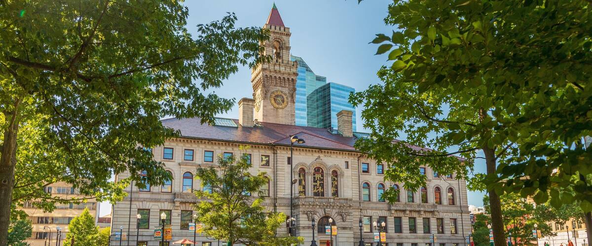 Worcester showing a park, heritage architecture and an administrative buidling