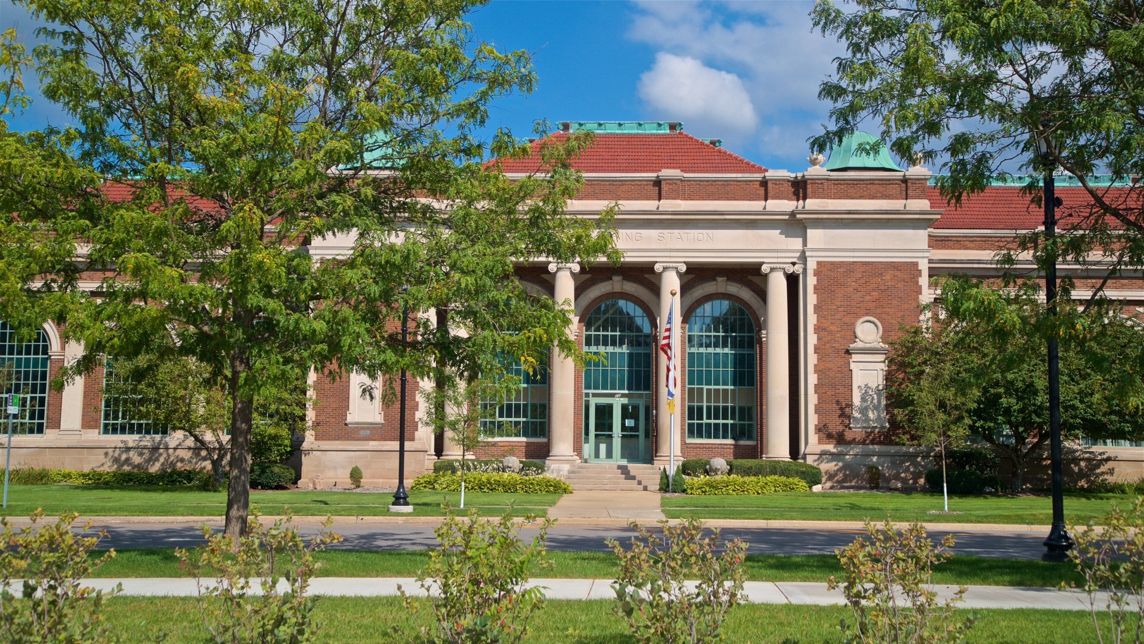 South Bend which includes heritage architecture and a garden