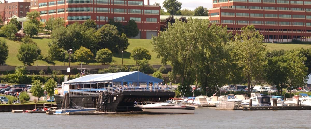 Newburgh Hotel Guide