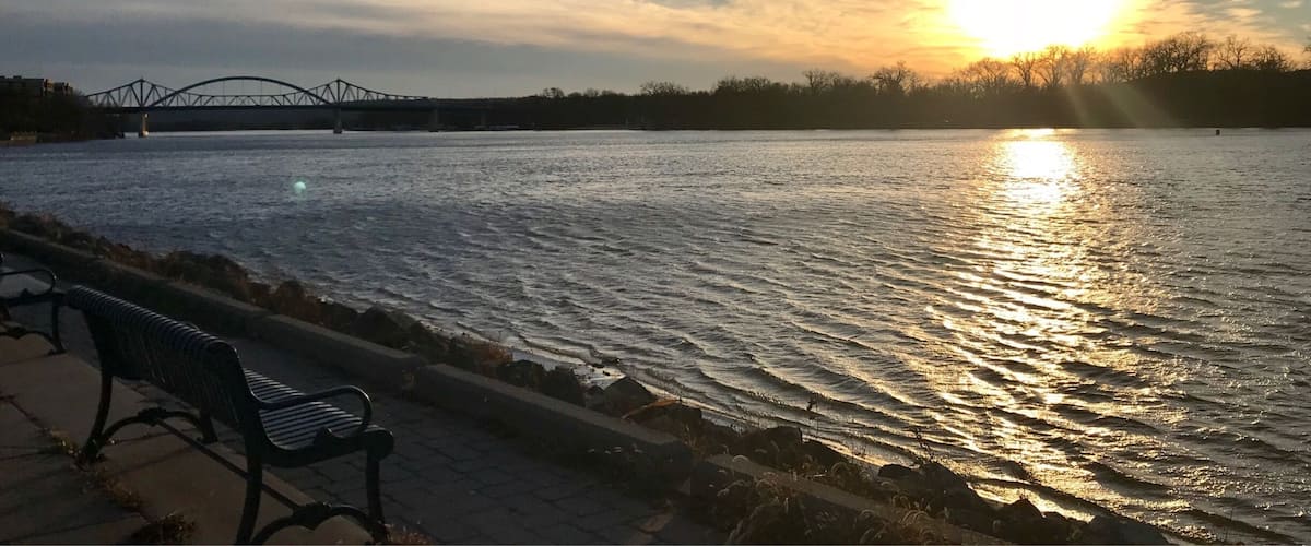Sunset at Riverside Park, La Crosse, WI 
#sunset #riversidepark #lacrosse #Golden #MississippiRiver #LifeAtExpedia