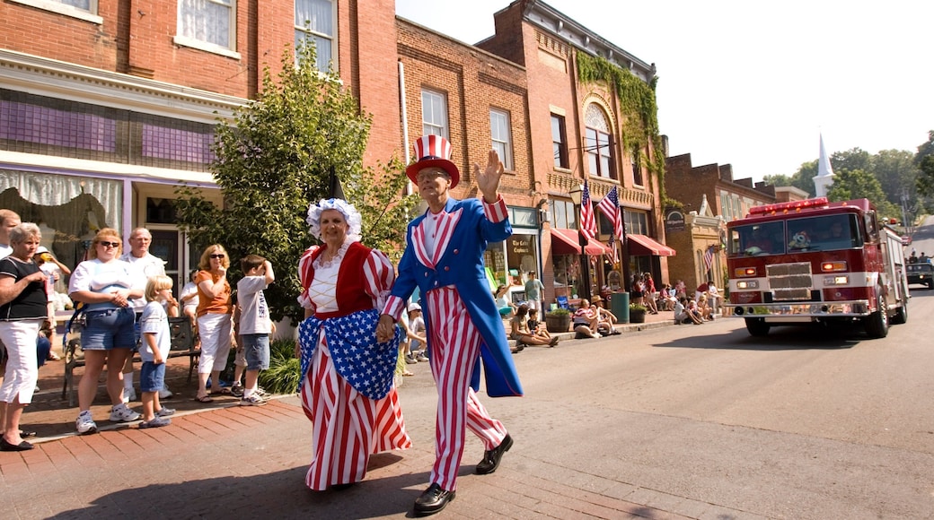 Tri-Cities featuring a festival and street scenes as well as a couple