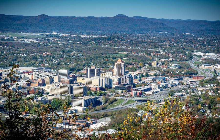 Roanoke, Virginia/USA – November 2 2019: Roanoke Valley Overlook from Roanoke Star
