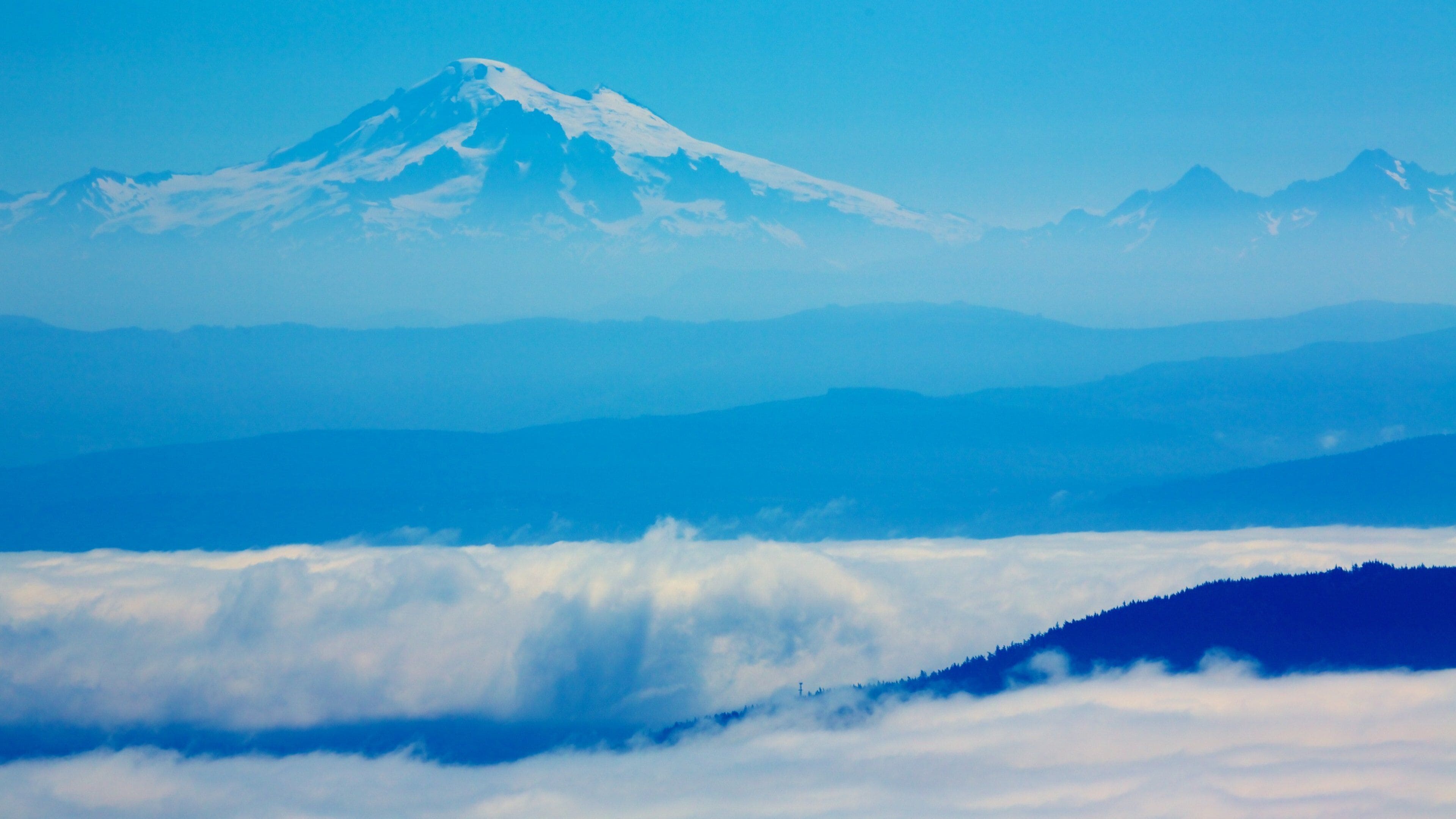 奧卡斯島 呈现出 風景圖, 山岳 和 霧霾