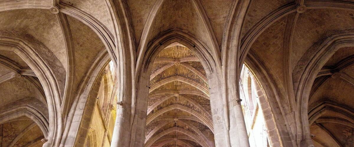Voûtes du déambulatoire de la Cathédrale Saint-Jean-Baptiste de Bazas (33).