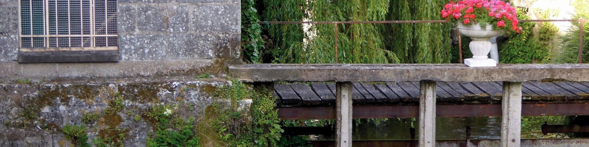 The Loire Valley is famous for its many spectacular large chateaux, but there are also many lovely little towns such as Langeais. It was great to stay in this little quiet little town rather than the huge tourist centres of Blois or Tours.