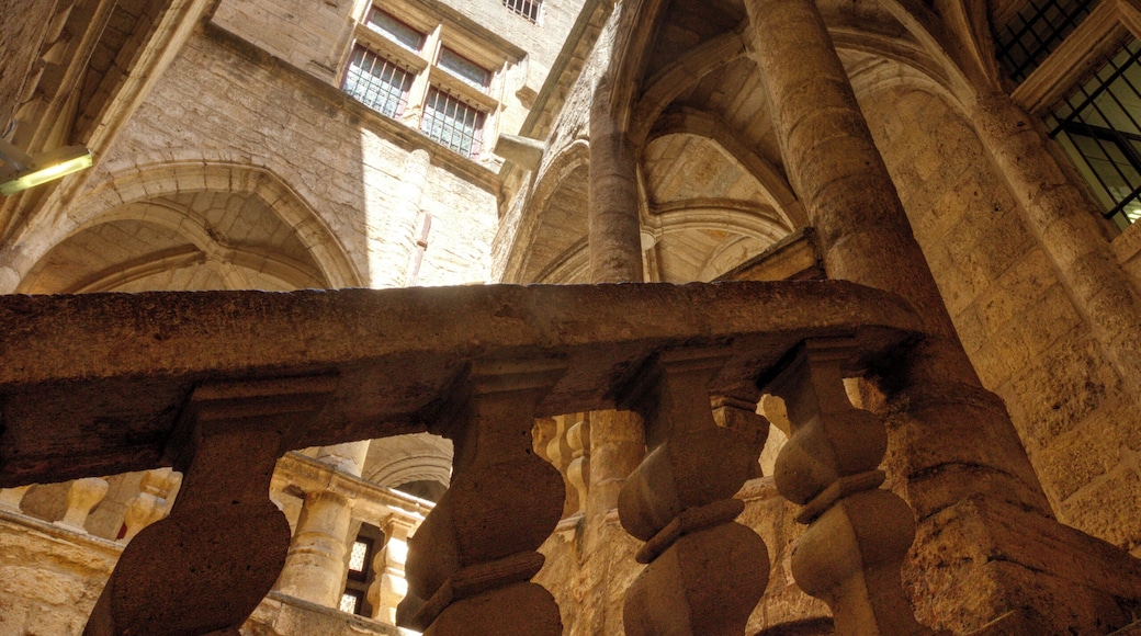 Inside open space in Pezenas