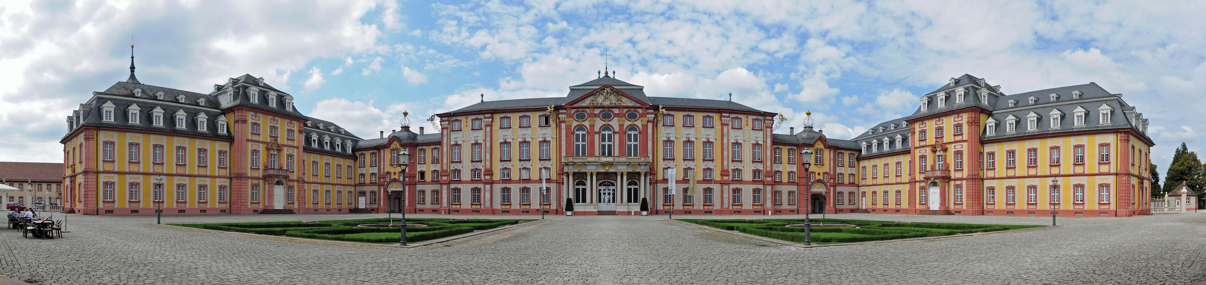 Bruchsal, castle courtyard , 5 pictures stitched